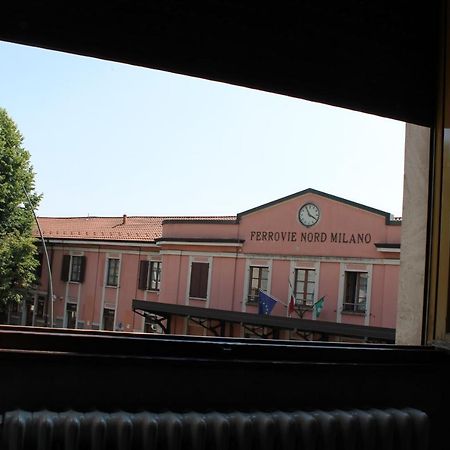 L'Appartamento Della Stazione Di ซารอนโน ภายนอก รูปภาพ